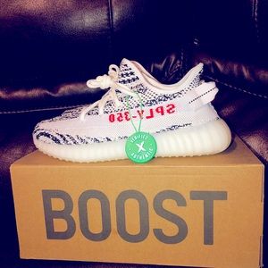 Adidas Yeezy Boost 350 v2 Zebra Men size 5.5
